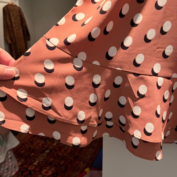 Ann Taylor Blouse. Wear once only. Size Medium. - Picture 3 of 5